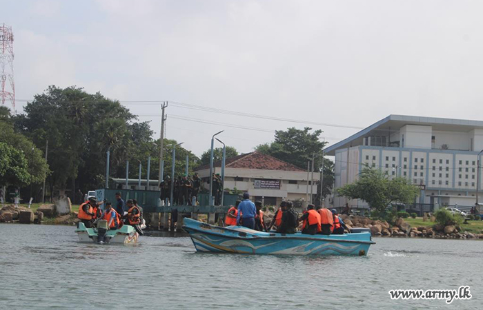 16 ගජබා රෙජිමේන්තුවේ සහ ශ්‍රී ලංකා නාවික හමුදාවේ භටපිරිස්, ඒකාබද්ධ පුහුණු අභ්‍යාසයක්