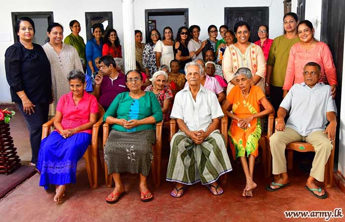 இலங்கை சிங்க படையணி சேவை வனிதையரால் ‘சந்தல்ல சத்காரக மெதுரவிற்கு மதிய உணவு