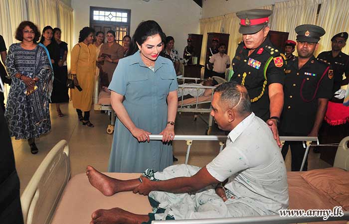 යුද්ධ හමුදා සේවා වනිතා ඒකකයේ සභාපතිතුමිය ‘මිහිදු සෙත් මැදුර’ සුවතා නිකේතනයේ සංචාරයක