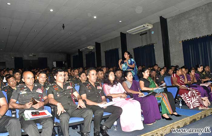 විජයබාහු පාබල රෙජිමේන්තු සේවා වනිතා ශාඛාව වෙතින් මනෝවිද්‍යාත්මක අධ්‍යාපන වැඩසටහනක් පවත්වයි