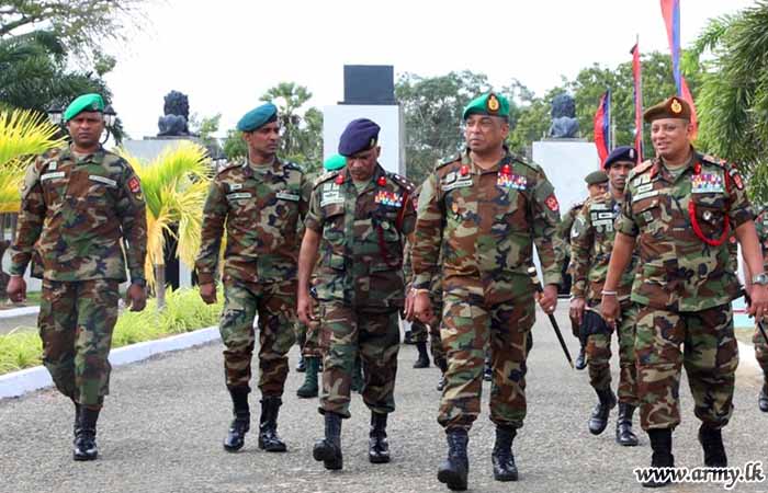 ආරක්‍ෂක සේනා ආඥාපති - යාපනය, 52 පාබල සේනාංකයේ නිල සංචාරයක