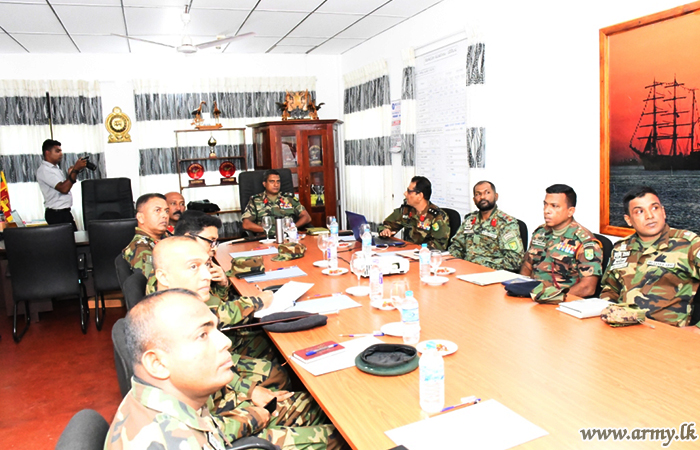 Wanni Commander Inspects Security at Vavuniya Reintegration Center