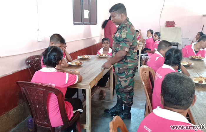 223 Infantry Brigade Troops Host Lunch for Sahana Sevana Children's Home