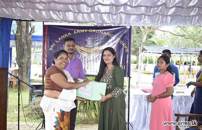 ශ්‍රී ලංකා යුද්ධ හමුදා යුධෝපකරණ බලකා සේවා වනිතා ශාඛාවේ මූලිකත්වයෙන් පරිත්‍යාග වැඩසටහනක්