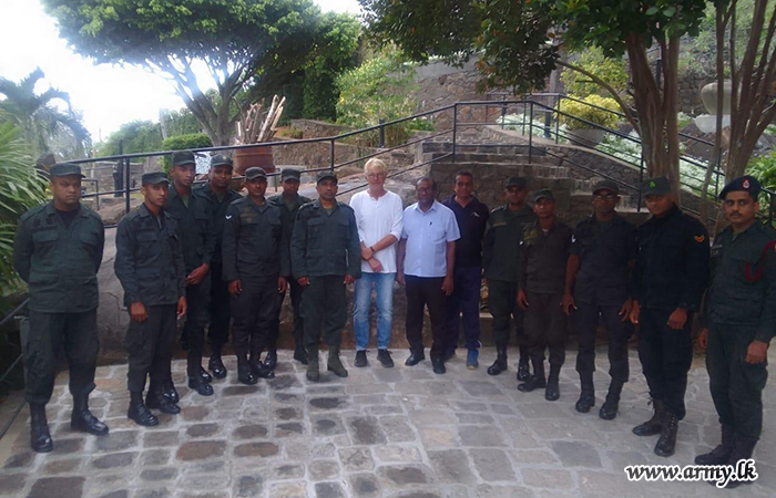 Army Responds to Rescue Missing Tourist at Koslanda