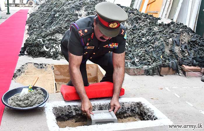 இலங்கை இராணுவ மகளிர் படையணியில் கேட்போர் கூடம் மற்றும் விடுதிக்கான அடிக்கல் நாட்டு விழா