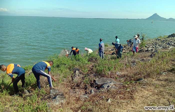 12 Infantry Division Conducts Cleanup Operation at Lunugamwehera Reservoir
