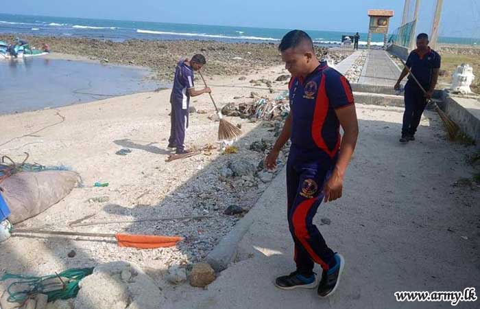521 Infantry Brigade and Civilians Unite for Coastal Cleanup in Satkotai