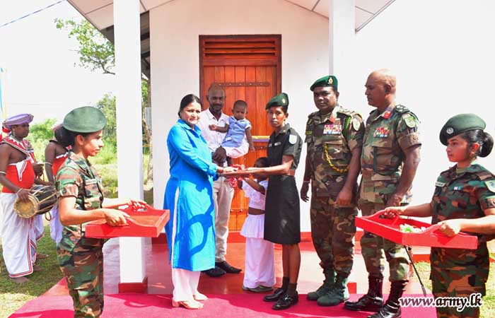 නිවාස අවශ්‍යතා සහිත කොමිෂන් නොලත් නිලධාරිනියක් වෙනුවෙන් නව නිවසක් ඉදිකරයි