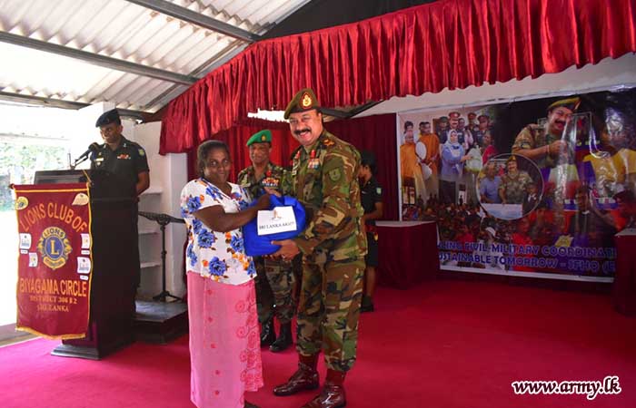 23 Infantry Division Troops Support Children of Monarathanne Primary School