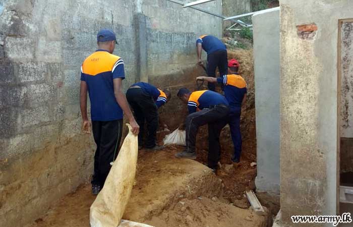 Troops of 3 (V) SLSR Assist in Cleaning 'Our Lady of Perpetual Help' Church in Shanthipura 