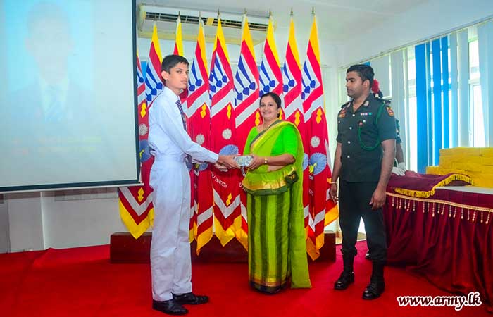 ගැමුණු හේවා බලකා සේවා වනිතා ශාඛාවේ මූලිකත්වයෙන් පාසල් උපකරණ පරිත්‍යාග වැඩසටහනක්