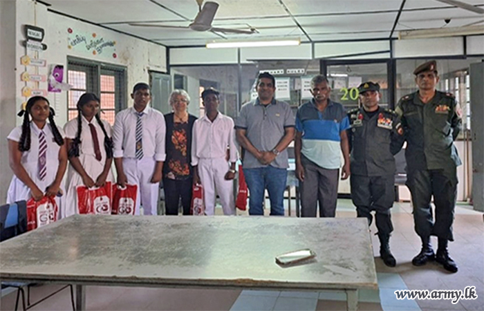112 Infantry Brigade Organizes School Accessories Donation programme at Haldummulla Tamil School