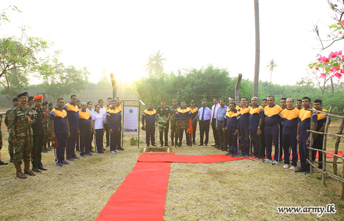 ජාතික රුක් රෝපණ වැඩසටහනට සමගාමීව ආරක්‍ෂක සේනා මූලස්ථානය - යාපනය වෙතින් රුක් රෝපණ වැඩසටහනක් ක්‍රියාත්මක කරයි