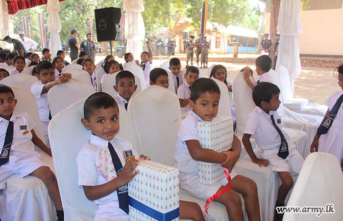 ශ්‍රී ලංකා විදුලි හා යාන්ත්‍රික ඉංජිනේරු සේවා වනිතා ශාඛාව වෙතින් පාසල් උපකරණ පරිත්‍යාග වැඩසටහනක්
