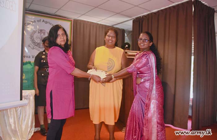 ශ්‍රී ලංකා යුද්ධ හමුදා කෘෂිකර්ම හා පශු සම්පත් බලකා සේවා වනිතා ශාඛාවේ මාසික රැස්වීමට සමගාමීව පරිත්‍යාග වැඩසටහනක්