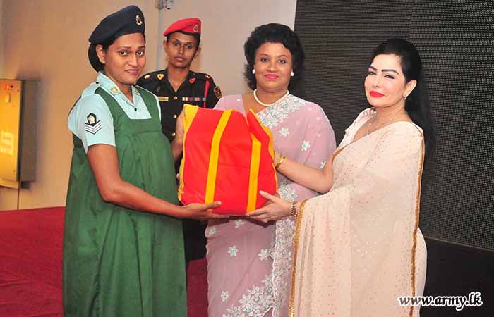 ශ්‍රී ලංකා යුද්ධ හමුදා පොලිස් හේවා බලකා සේවා වනිතා ශාඛාවේ මූලිකත්වයෙන් පරිත්‍යාග වැඩසටහනක්
