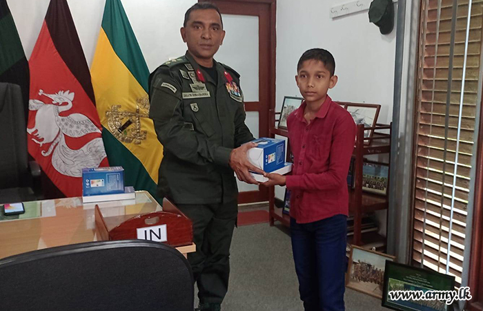 112 Infantry Brigade Donates Solar-Powered Lights to Families in Badulla