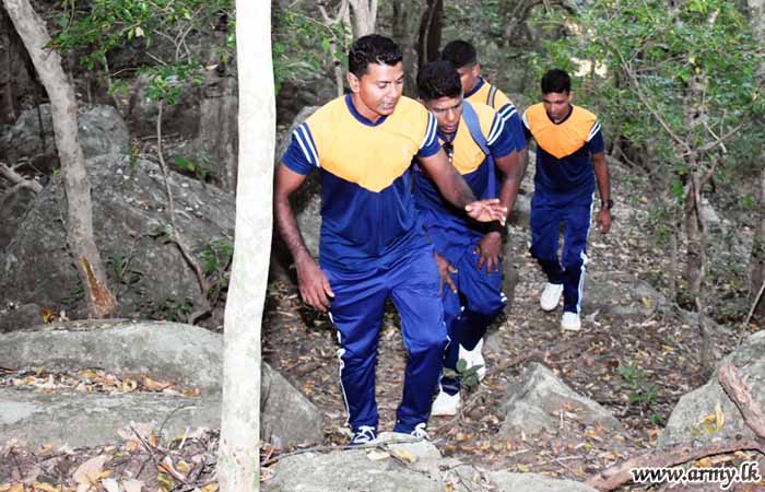 21 Infantry Division Conducts Team-Building Hill Climbing Excursion