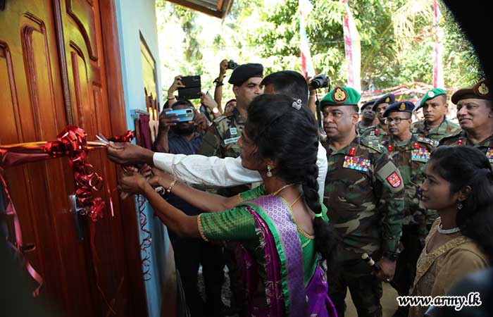 Jaffna Troops Build Two New Houses for Needy Families