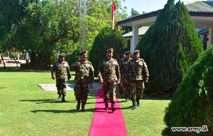 Outgoing Commander, Security Forces -East Visited 24 Infantry Division