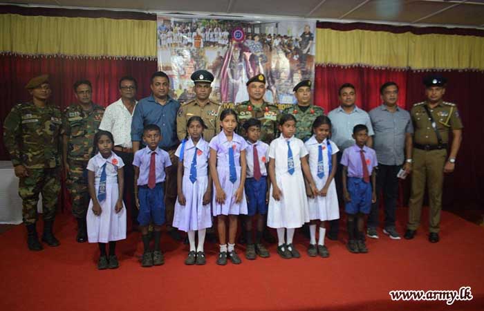 12 SLNG Troops Provide School Accessories for Students in Thoppigala