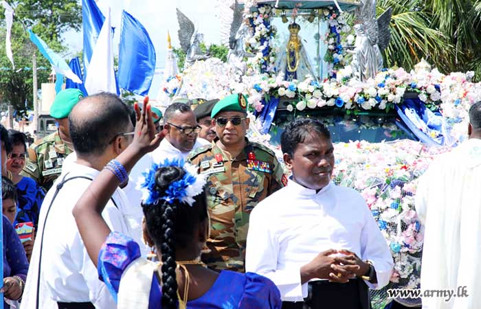 Our Lady of Madhu Arrives at St. Antony's Church in Jaffna