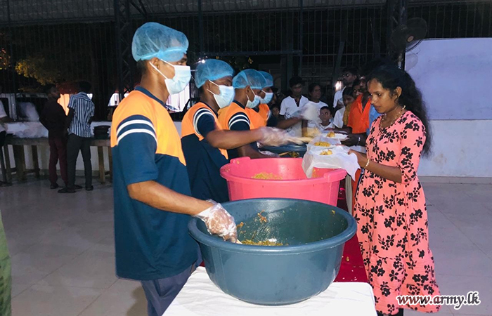 20 SLSR Troops Assist to Conduct the First Procession of the Ruhunu Maha Kataragama Temple