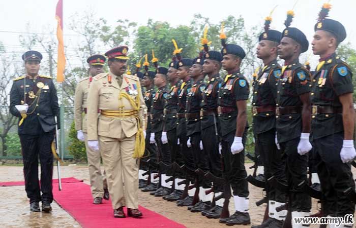 24 Infantry Division Bids Farewell to Outgoing GOC