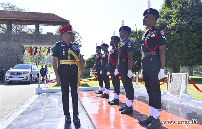 நிறைவேற்று பணிப்பாளர் நாயகம் இலங்கை இராணுவ கல்வியற் கல்லூரிக்கு விஜயம் 