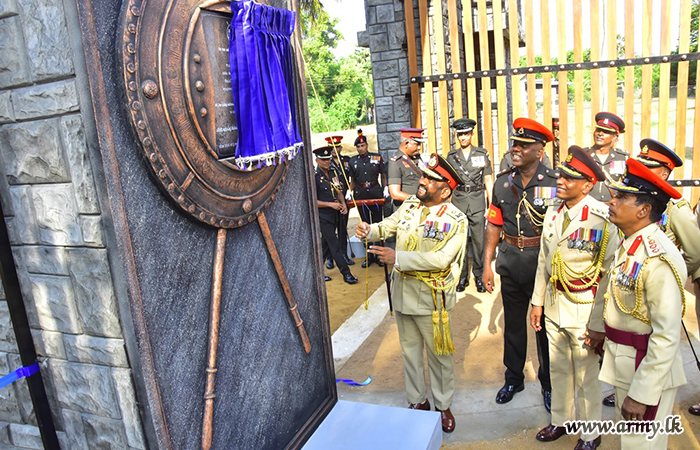 ධූරයෙන් නික්ම යන 58 පාබල සේනාංකයේ සේනාංකාධිපතිතුමන්ට එම සේනාංකයේ ගෞරවාචාරය