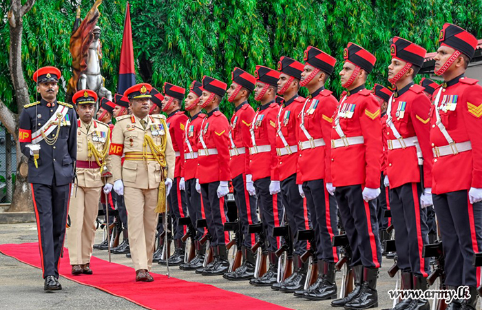 විශ්‍රාම දිවියට පා තබන යුද්ධ හමුදා විනයාරක්‍ෂාධිපතිතුමන්ට යුද්ධ හමුදා පොලිස් හේවා බලකායේ ගෞරවාචාරය