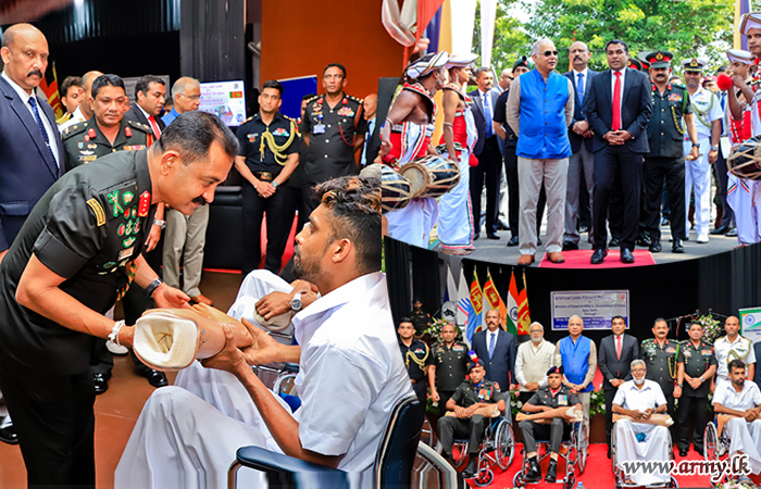ශ්‍රී ලංකා යුද්ධ හමුදාව සහ ඉන්දීය මහ කොමසාරිස් කාර්යාලය එක්ව කෘත්‍රිම අත් පා නිෂ්පාදන වැඩසටහනක් ක්‍රියාත්මක කරයි