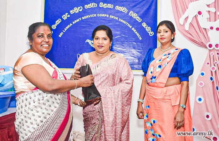 ශ්‍රී ලංකා යුද්ධ හමුදා සේවා බලකා සේවා වනිතා ශාඛාවේ මුලිකත්වයෙන් ගර්භණී මව්වරුන් වෙනුවෙන් පරිත්‍යාග වැඩසටහනක්