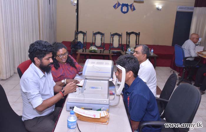 ශ්‍රී ලංකා විදුලි හා යාන්ත්‍රික ඉංජිනේරු බලකා සේවා වනිතා ශාඛාවේ මූලිකත්වයෙන් ඇස් කණ්ණාඩි පරිත්‍යාග කිරීමේ වැඩසටහනක්