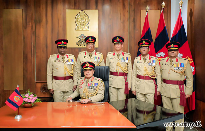 ධූරයෙන් නික්ම යන ශ්‍රී ලංකා ඉජිනේරු සේවා බලකායේ කර්නල් සේනාවිධායකතුමන්ට එම රෙජිමේන්තුවේ ගෞරවාචාරය