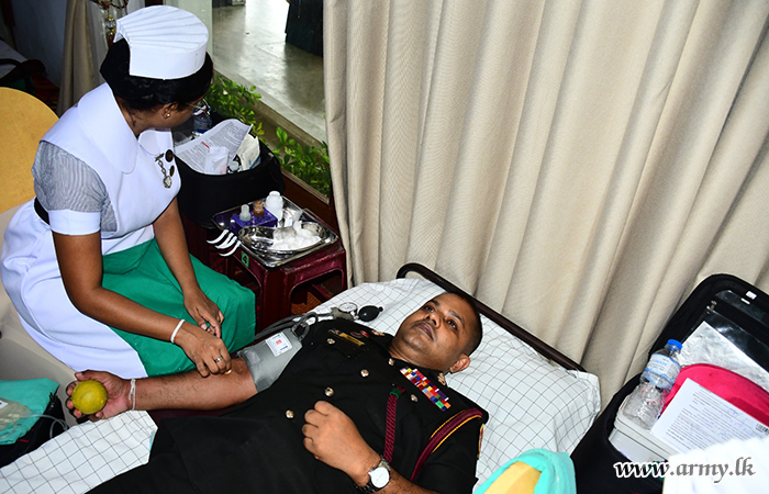 විජයබාහු පාබල රෙජිමේන්තු සේවා වනිතා ශාඛාවෙන් රුධිරය පරිත්‍යාග කිරීමේ වැඩසටහනක්