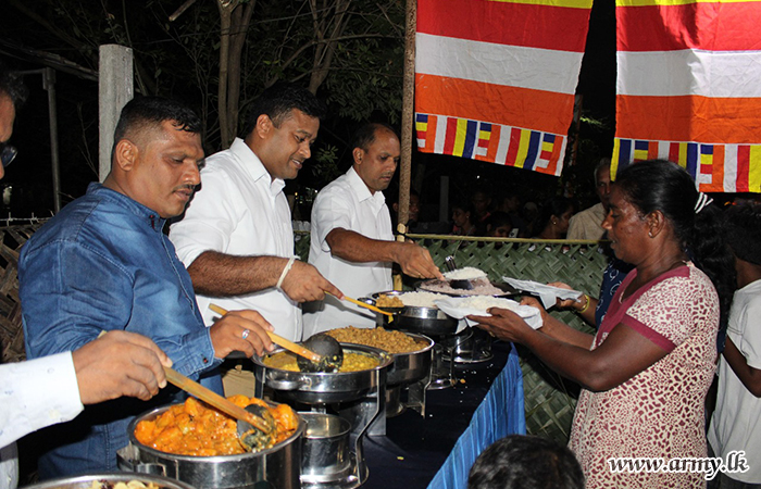 18 Vijayabahu Infantry Regiment Organizes a Vesak Zone at Kalmune 