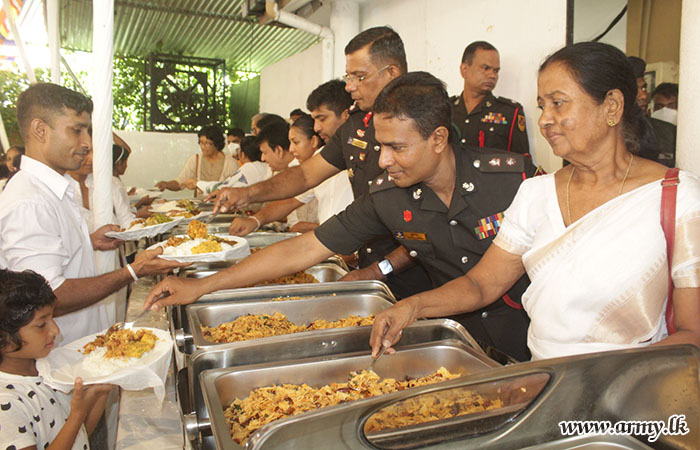 West Troops in Collaboration with the Sri Kelaniya Raja Maha Viharaya Youth Organization Stages a Rice Dansala