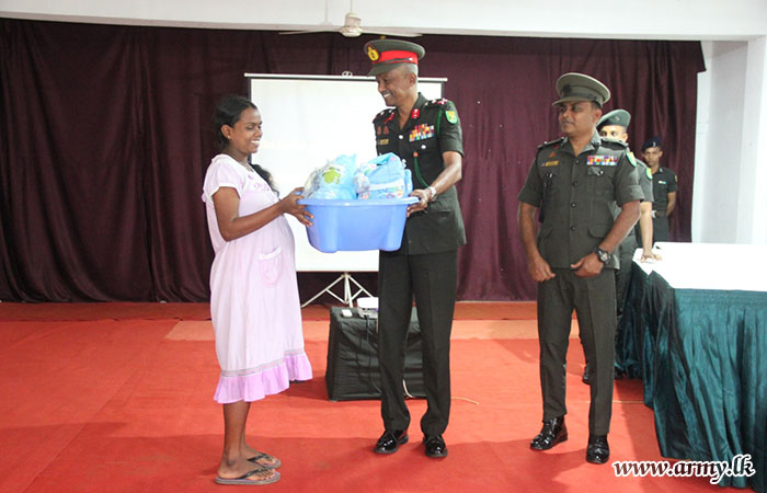 56 Infantry Division with Donor's Support Distributes Maternity Aid