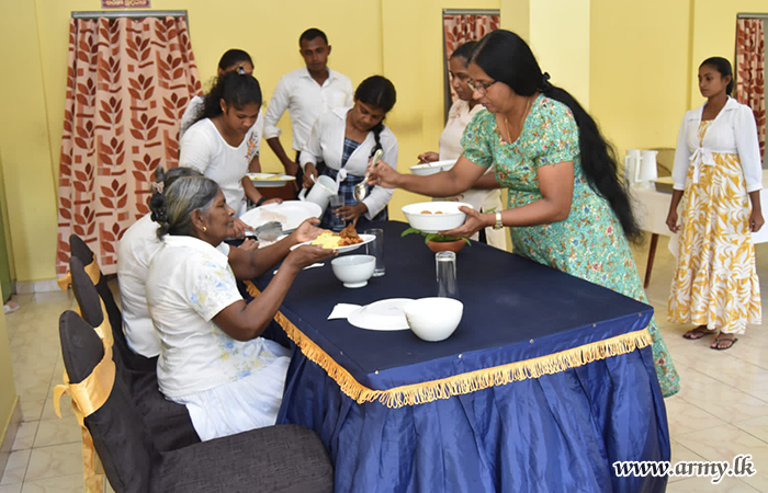 සන්නද්ධ බුද්ධි බලකා සේවා වනිතා ශාඛාවේ මූලිකත්වයෙන් දානමය වැඩසටහනක්