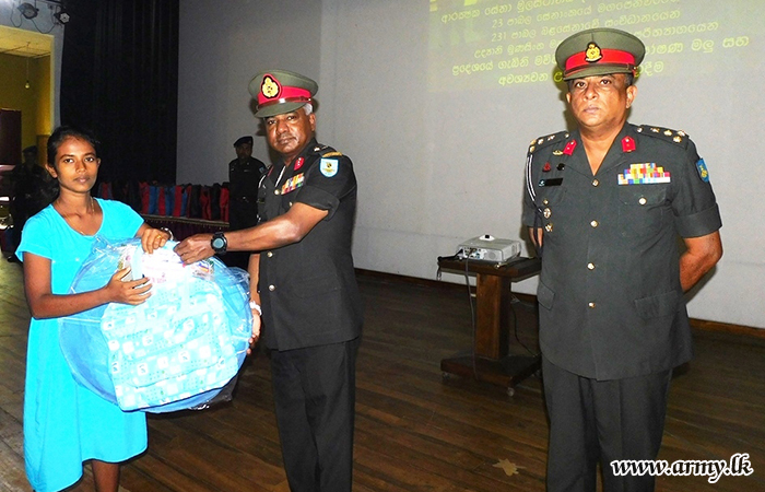 Distribution of Maternity Needs in Higurakgoda by the 231 Infantry Brigade