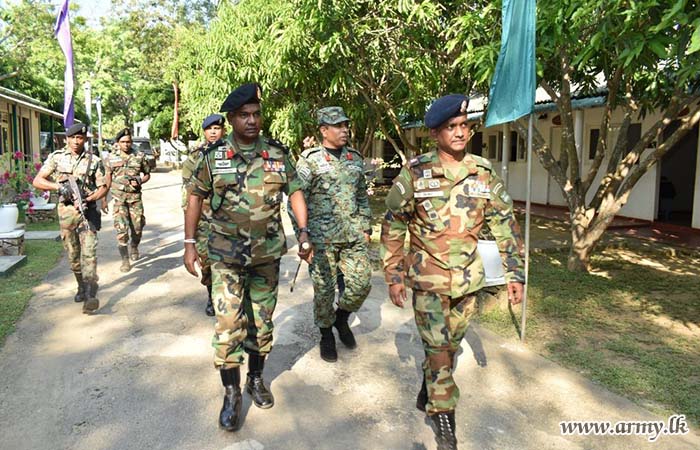 23 පාබල සේනාංකයේ සේනාංකාධිපතිතුමන් සිය බලප්‍රදේශයේ සංචාරයක
