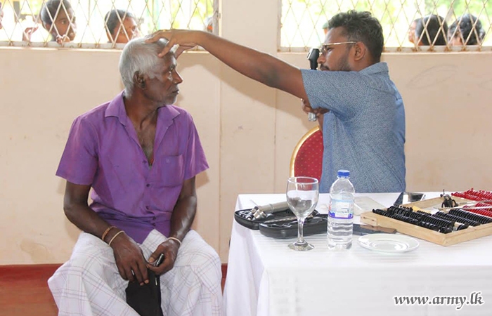 56 Infantry Division Organises Eye Clinic