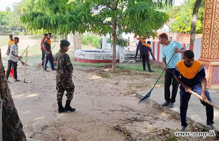 4 SLSR Conducts Cleaning Programme at Nellandai Bhadrakali Amman Kovil