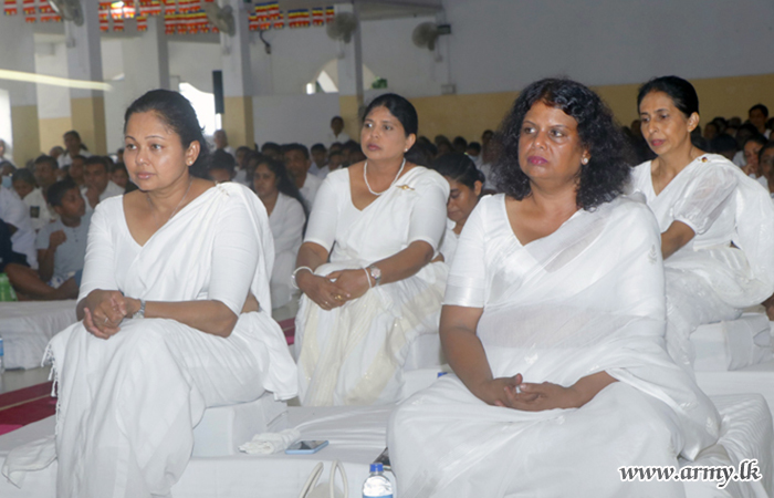 இலங்கை இலேசாயுத காலாட் படையணி ஏற்பாட்டில் பொசன் தின தர்ம சொற்பொழிவு