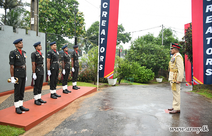 ඉංජිනේරු සේවා බලකායේ කර්නල් සේනාවිධායකතුමන් හබරකඩ ඉංජිනේරු සේවා මධ්‍යම වැඩපොලේ නිල සංචාරයක