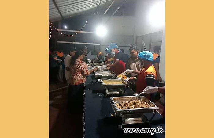 55 පාබල සේනාංකයෙන් බත් දන්සැලක් සංවිධානය කරයි