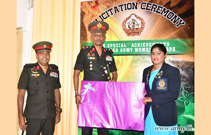 හෙල්ල විසිකිරීමේ ක්‍රීඩිකා මාණ්ඩලික සැරයන් දිල්හානි ලේකම්ගේ වෙනුවෙන් උපහාර උළෙලක්