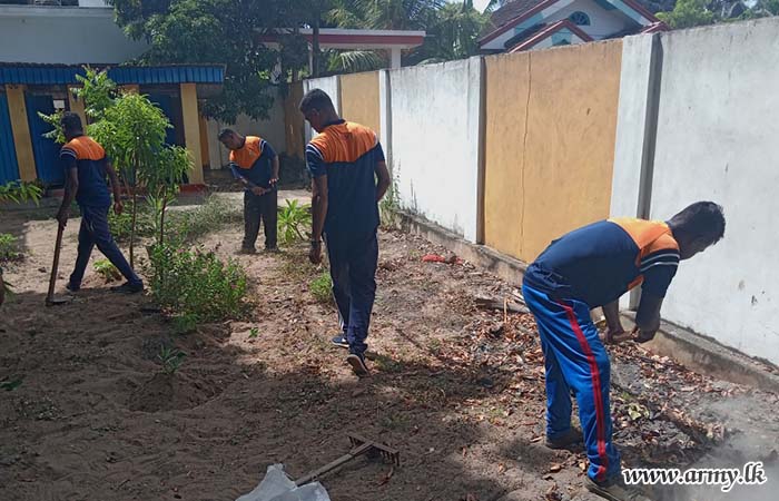 241 Infantry Brigade Supports Clean-Up Effort at AM/Dhammarathana Sinhala School